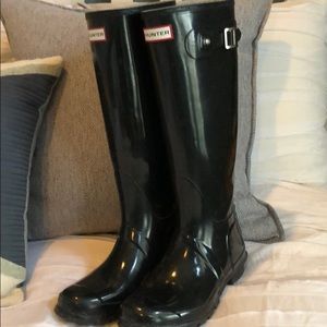 Hunter Tall Glossy Black Boots US 9 women’s 8 men